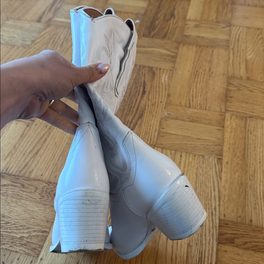 Jeffrey Campbell Dagget Cowboy Boots white western pull on 8 leather - Picture 6 of 8
